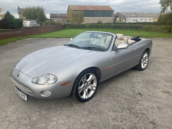 Used Jaguar XK8 2003 for sale - 76196753: Photo 2