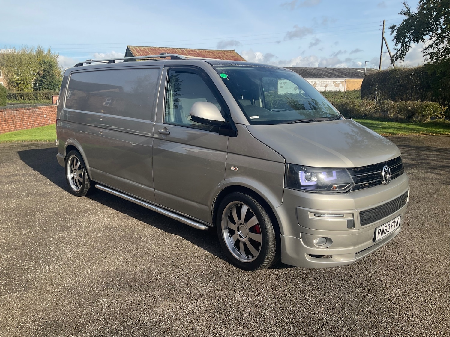 Used Volkswagen Transporter 2013 for sale - 76402223: Photo 1