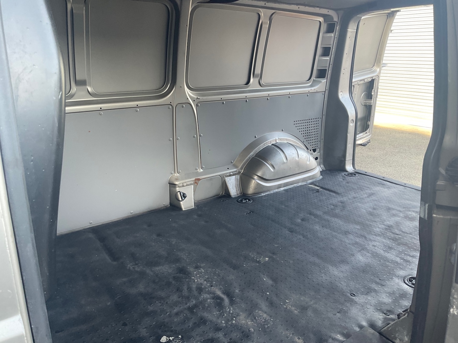 Used Volkswagen Transporter 2013 for sale - 76402223: Photo 11