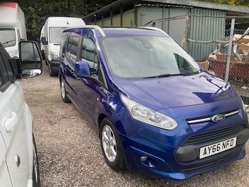 Used Ford Grand Tourneo Connect 2016 for sale - 75764441: Photo