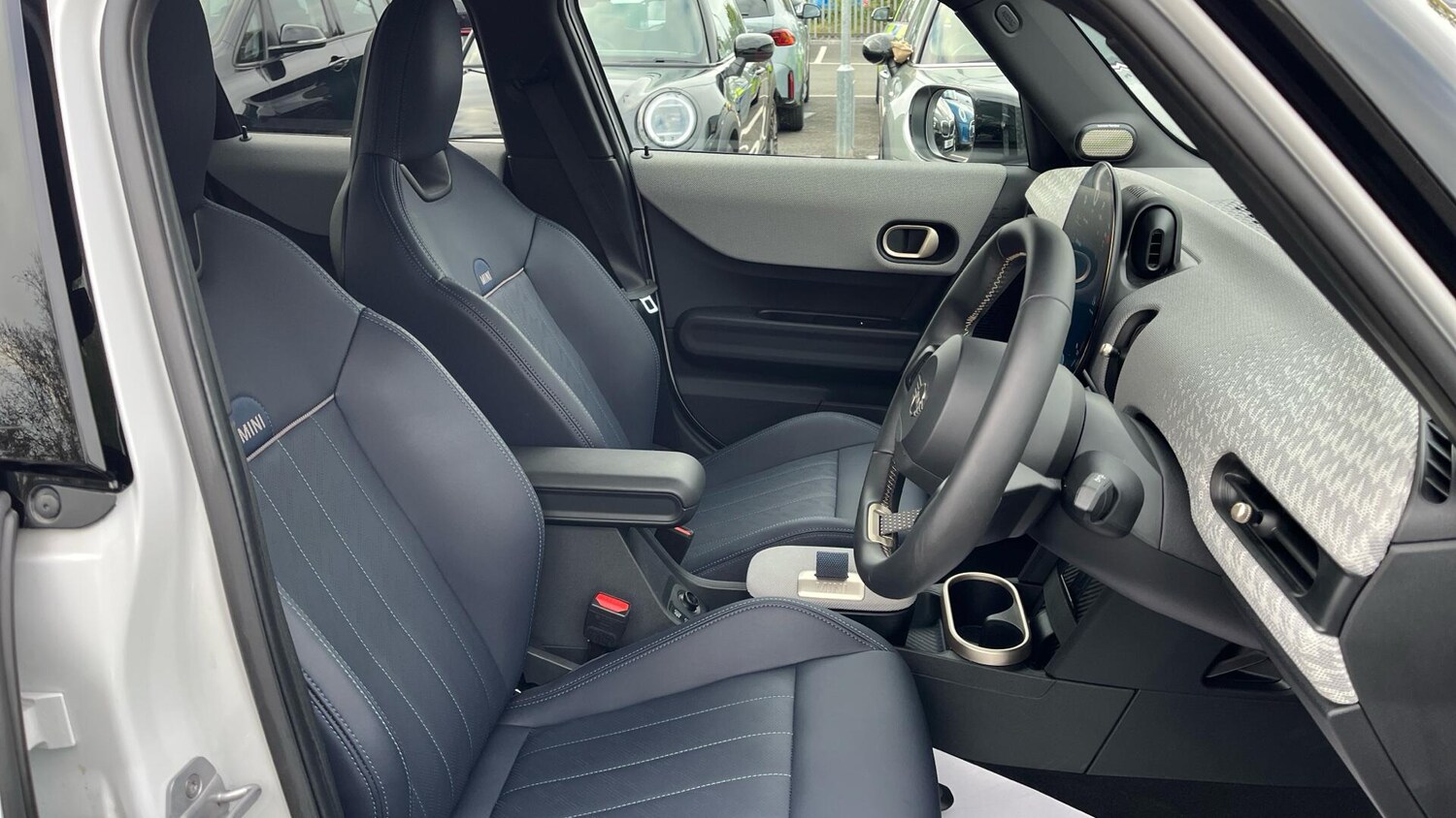 Used MINI Cooper 2025 for sale - 76760305: Photo 11