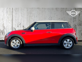 Used MINI Hatch 2023 for sale - 76760402: Photo