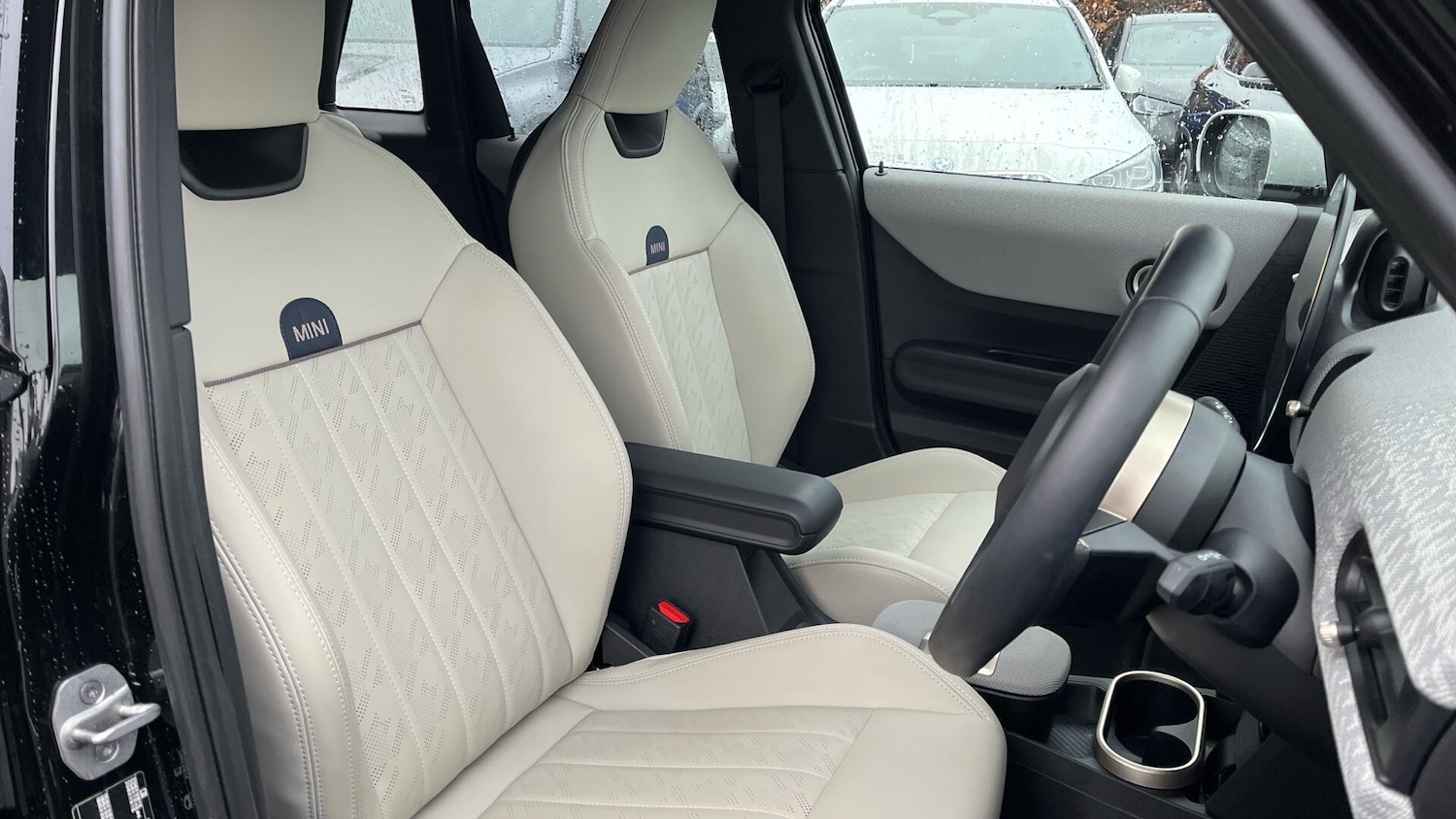 Used MINI Hatch 2025 for sale - 77016610: Photo 11