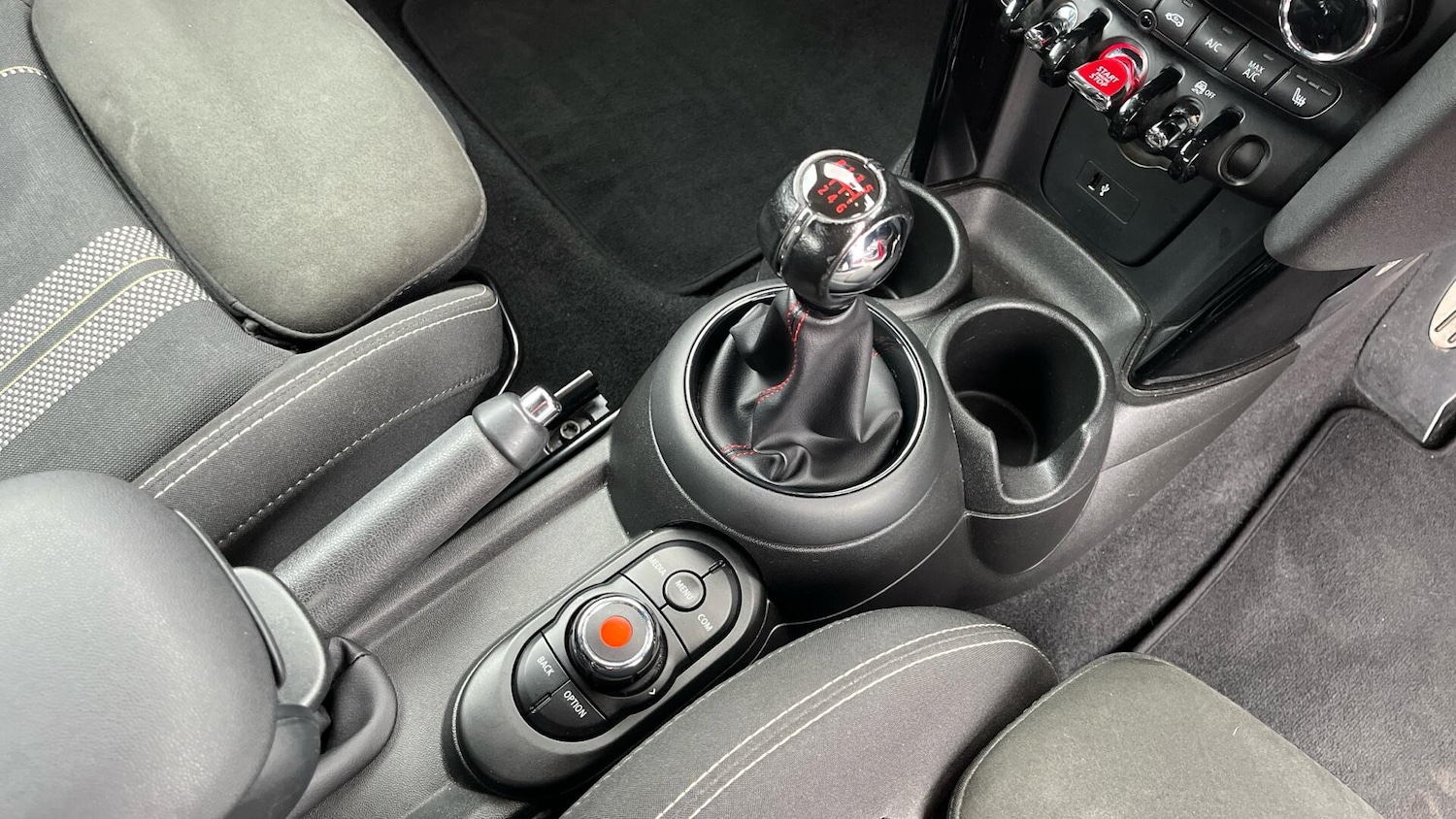 Used MINI Hatch 2019 for sale - 77626000: Photo 10