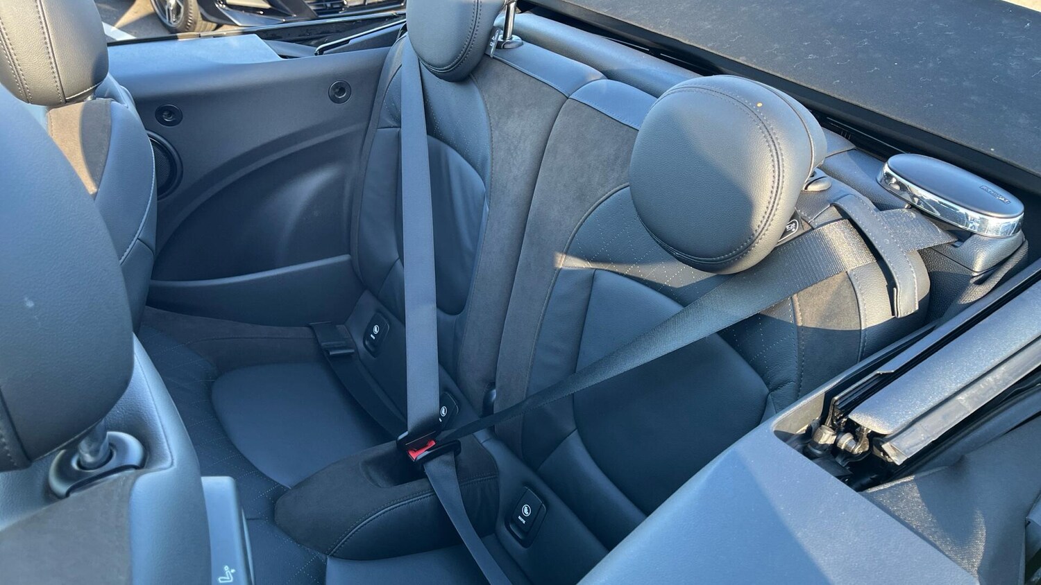 Used MINI Convertible 2022 for sale - 76760391: Photo 12