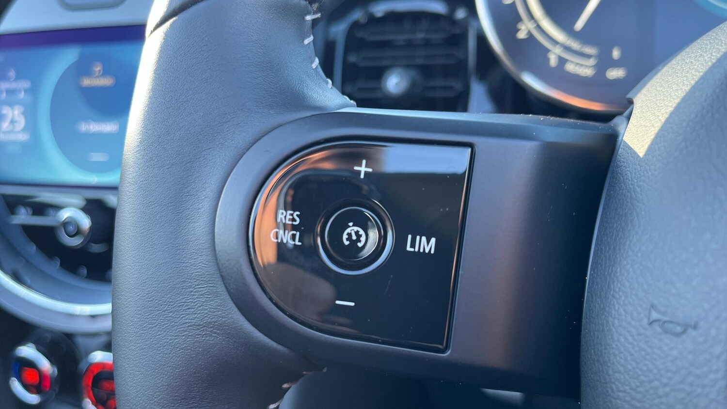 Used MINI Convertible 2022 for sale - 76760391: Photo 17