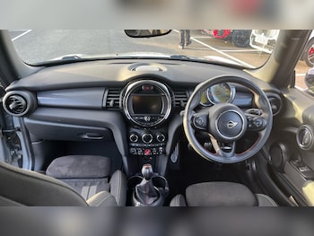 Used MINI Hatch 2020 for sale - 76935982: Photo