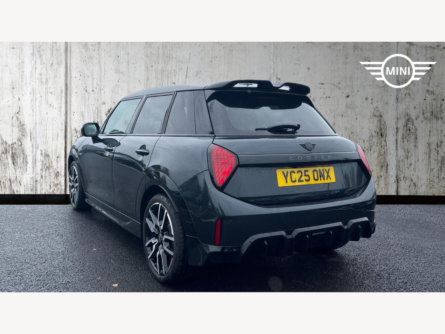 Used MINI Hatch 2025 for sale - 76760349: Photo 2