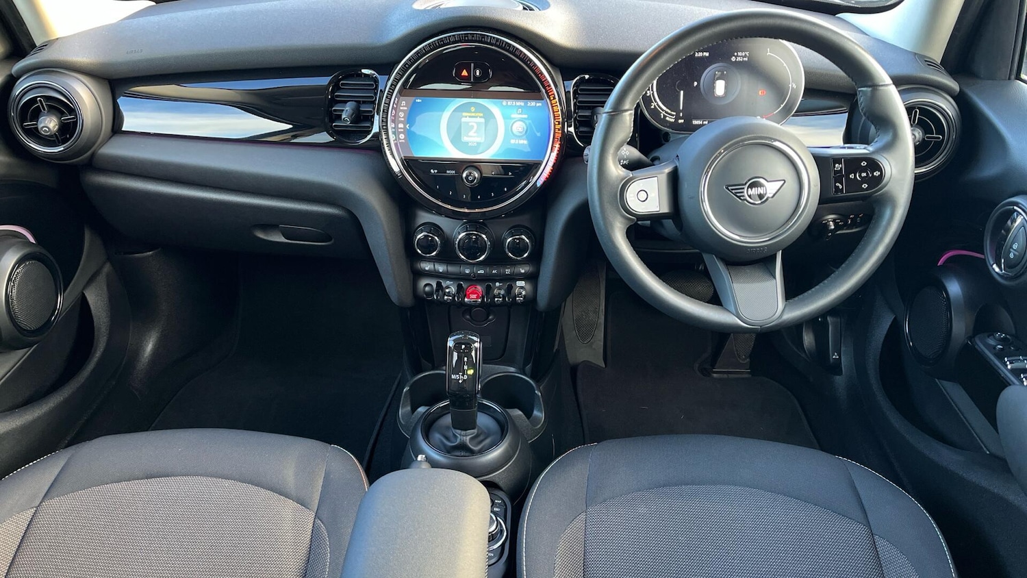 Used MINI Hatch 2023 for sale - 76760348: Photo 4