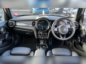 Used MINI Hatch 2023 for sale - 76802207: Photo