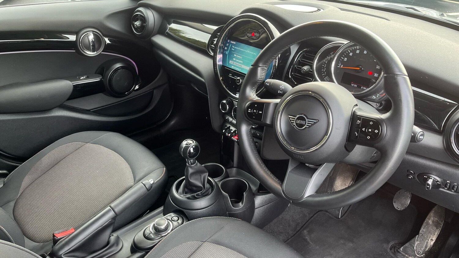 Used MINI Hatch 2022 for sale - 77001143: Photo 6