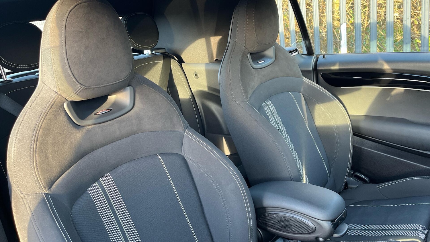 Used MINI Convertible 2023 for sale - 77074402: Photo 11