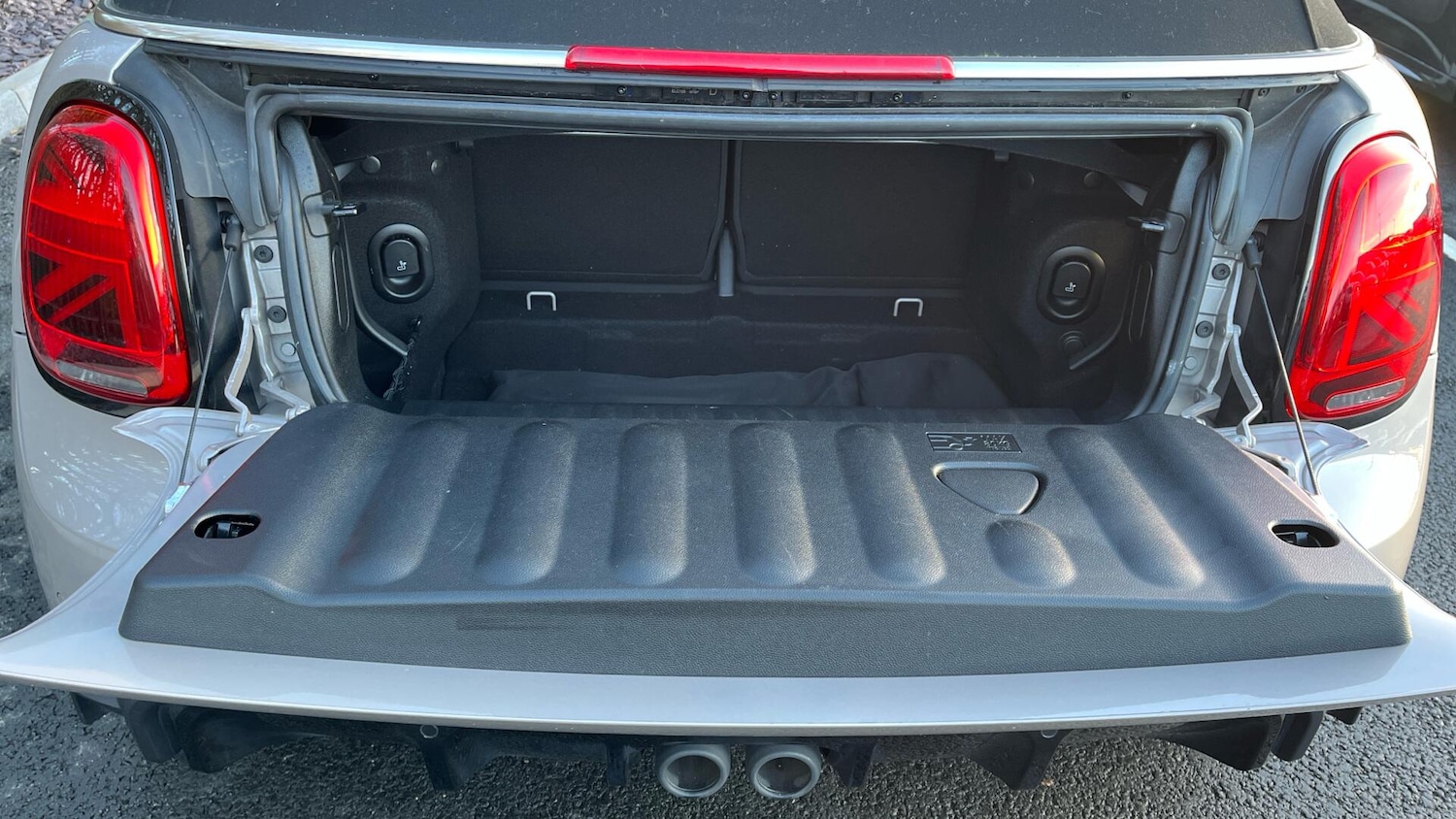 Used MINI Convertible 2023 for sale - 77074402: Photo 13