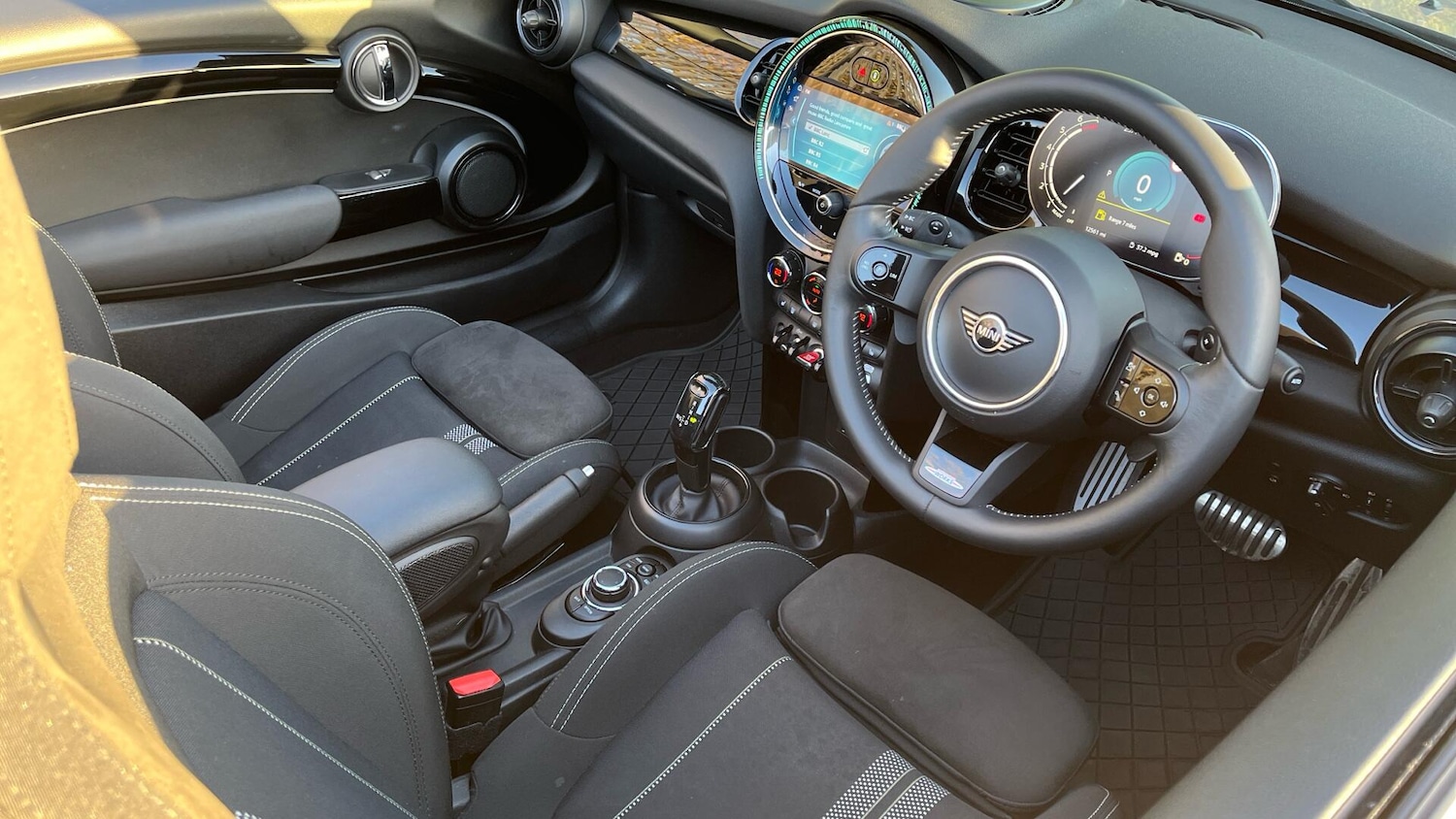 Used MINI Convertible 2023 for sale - 77074402: Photo 25