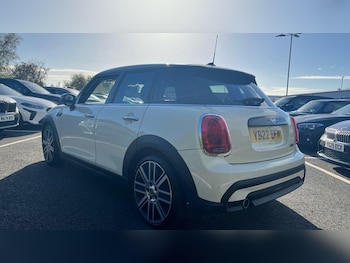 Used MINI Hatch 2022 for sale - 76760410: Photo