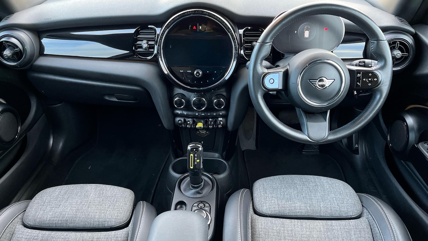 Used MINI Hatch 2021 for sale - 76765101: Photo 4