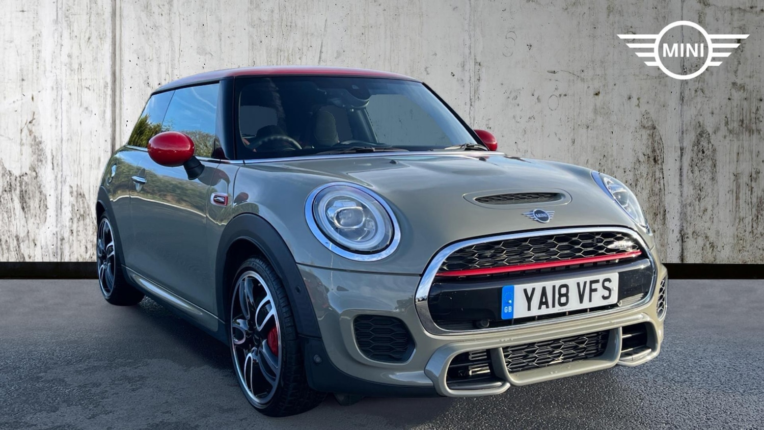 Used MINI Hatch 2018 for sale - 76886603: Photo 1