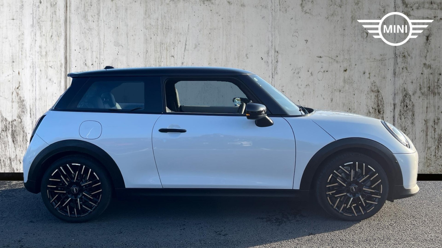 Used MINI Cooper 2025 for sale - 76760408: Photo 3