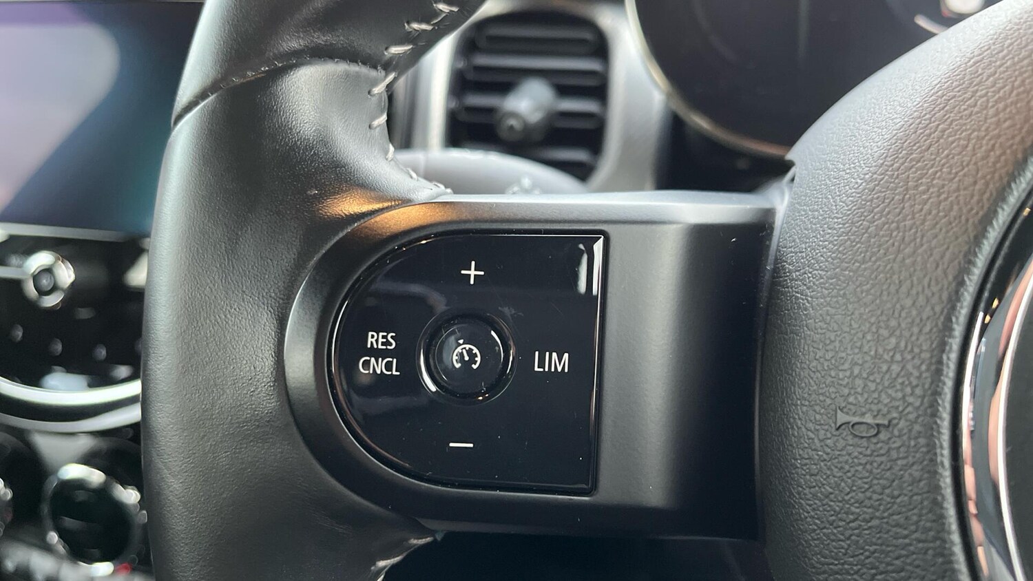 Used MINI Hatch 2021 for sale - 76760330: Photo 17