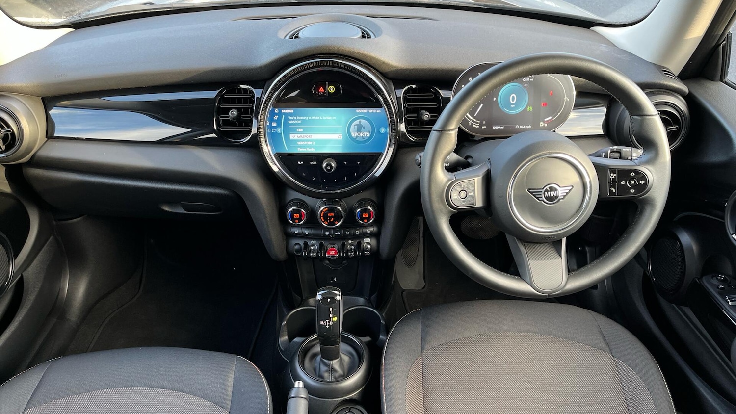 Used MINI Hatch 2022 for sale - 77120275: Photo 4