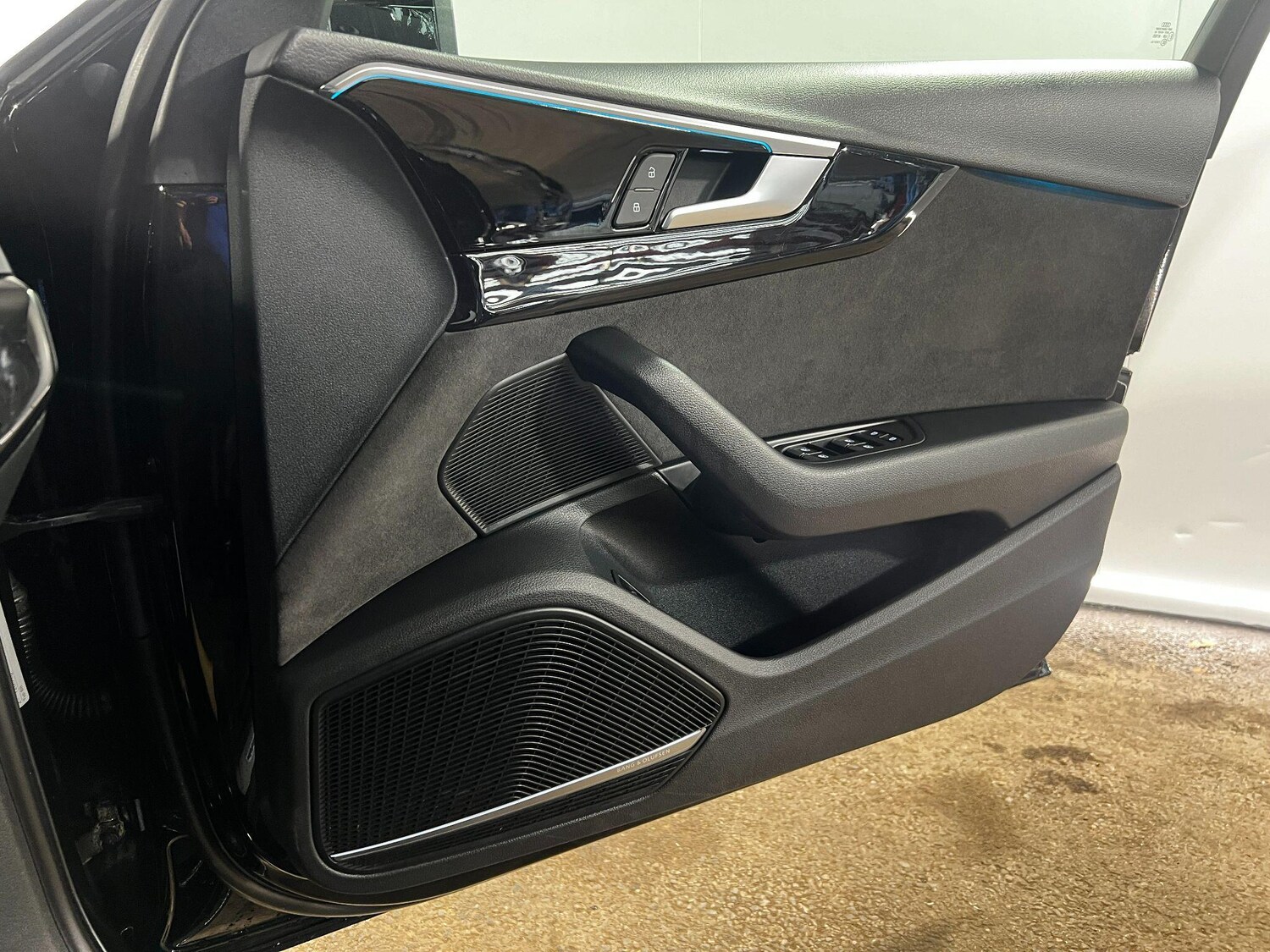 Used Audi A4 for sale - 78115905: Photo 75