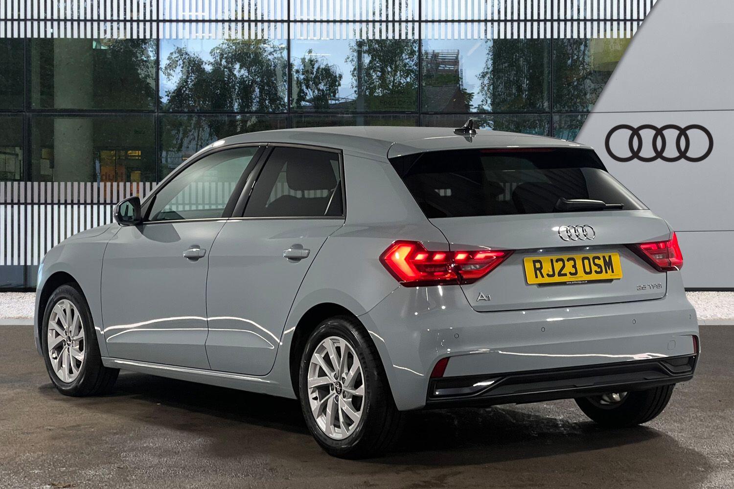 Used Audi A1 for sale - 77658431: Photo 2