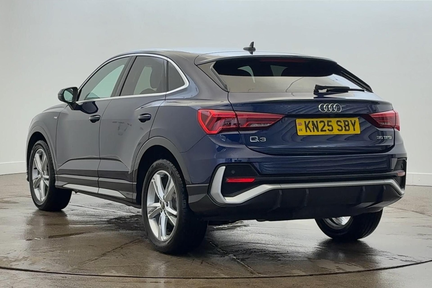 Used Audi Q3 2025 for sale - 77155317: Photo 3