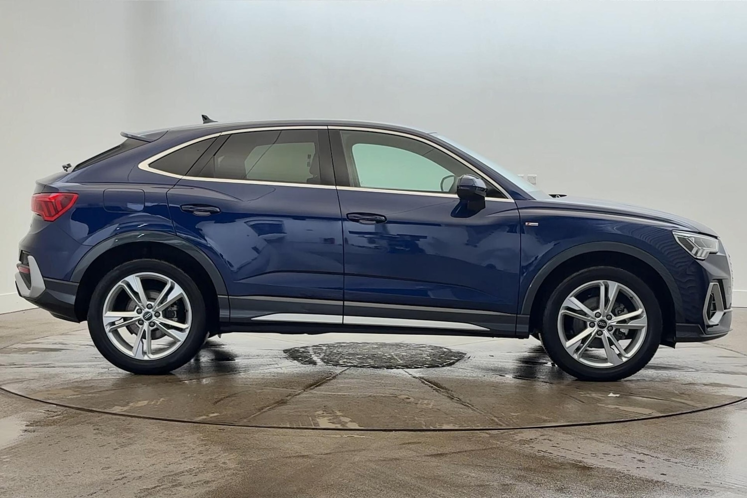 Used Audi Q3 2025 for sale - 77155317: Photo 5