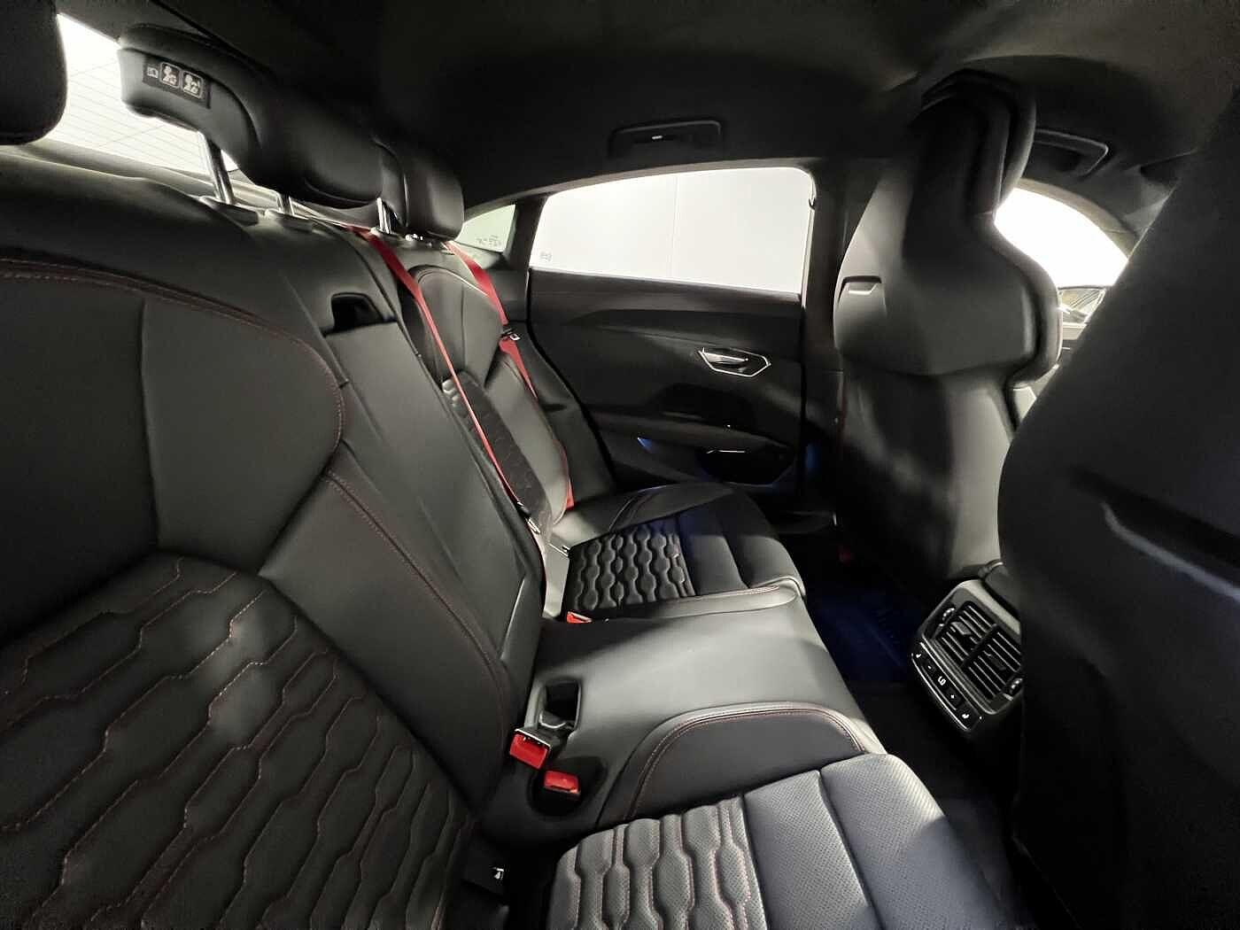 Used Audi RS e-tron GT 2024 for sale - 76238885: Photo 16