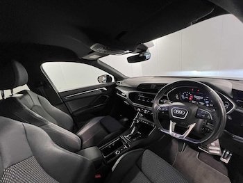 Used Audi Q3 2023 for sale - 78020159: Photo