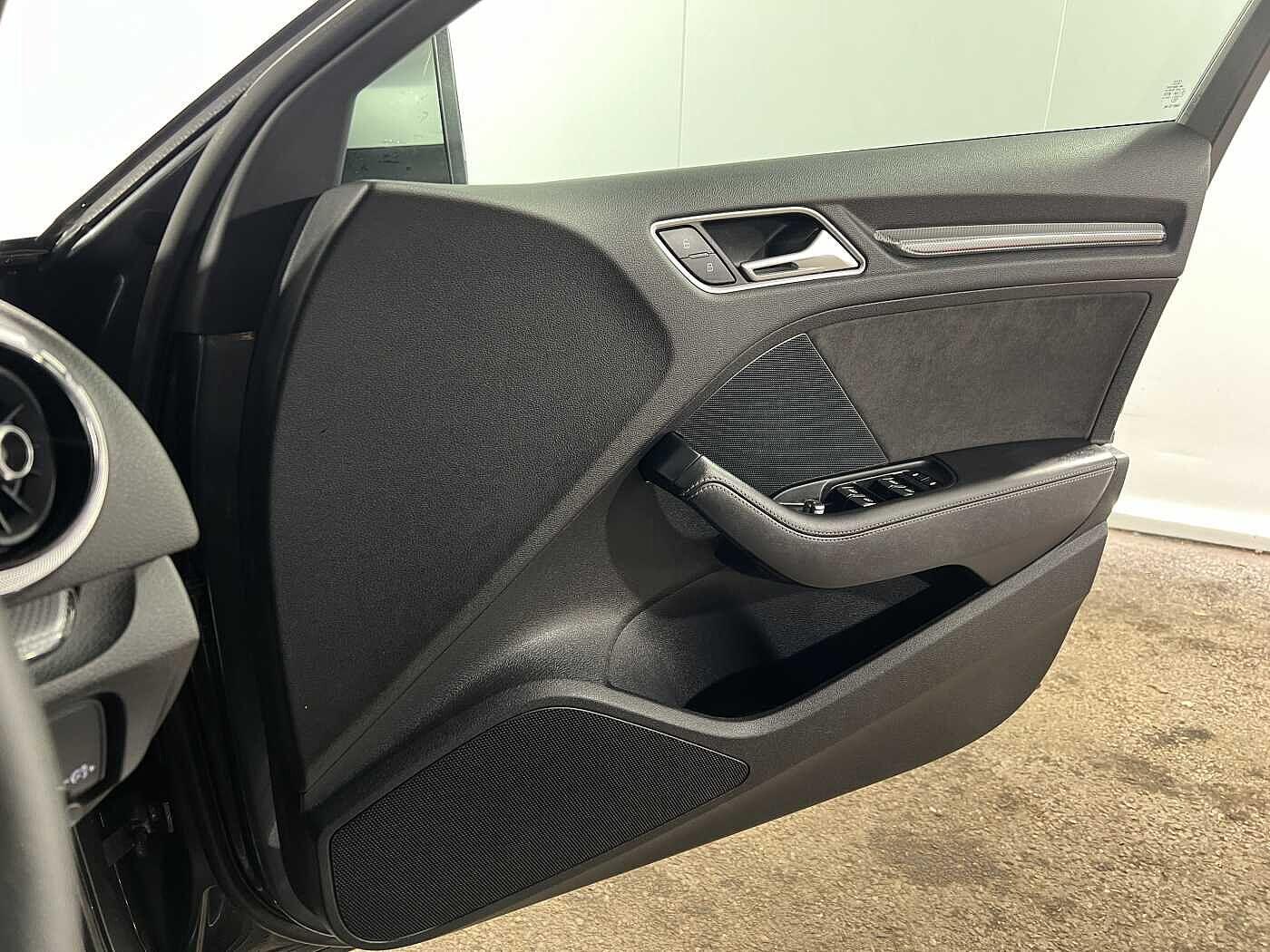 Used Audi RS3 2018 for sale - 76473670: Photo 22