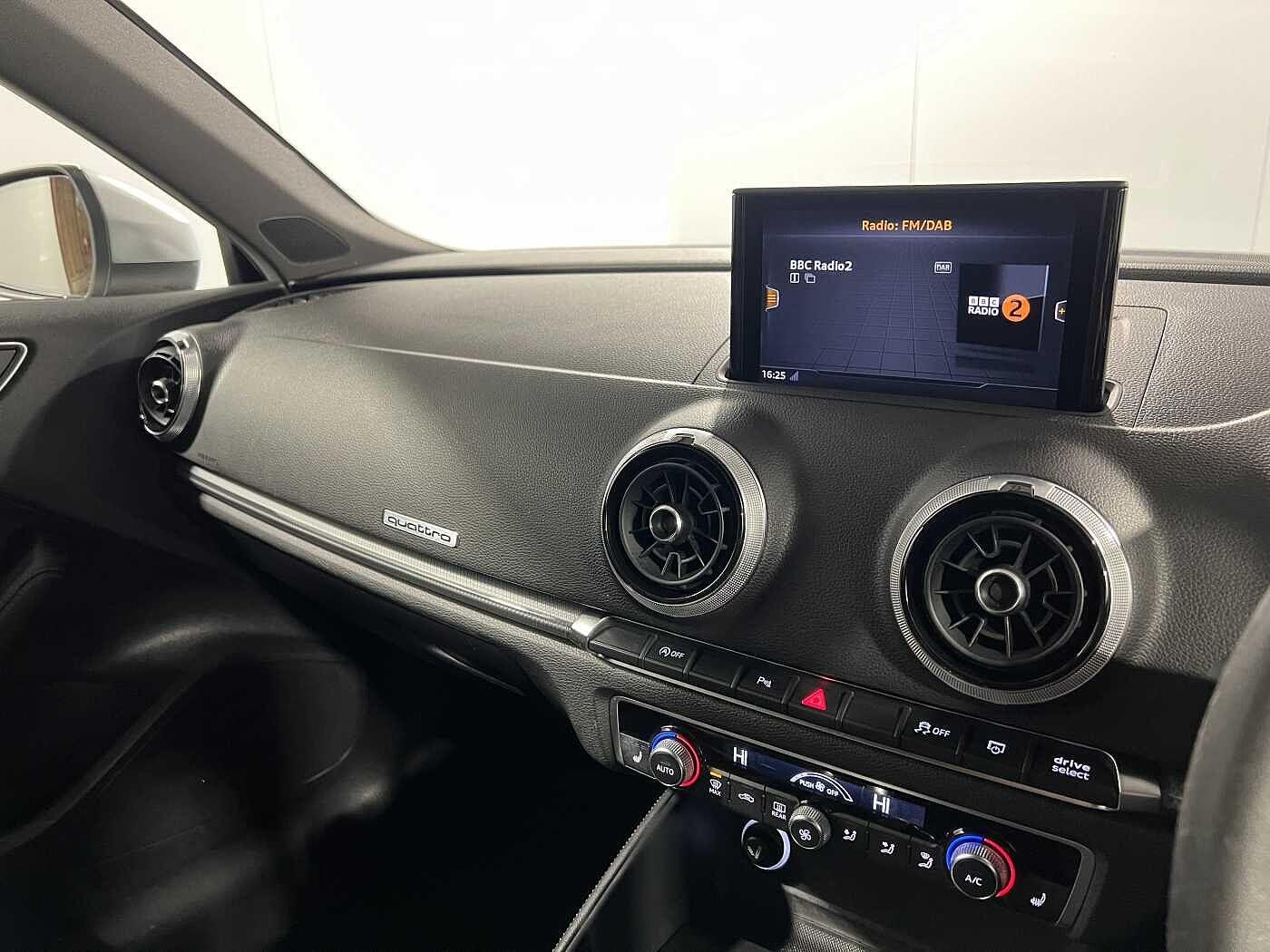 Used Audi RS3 2018 for sale - 76473670: Photo 33