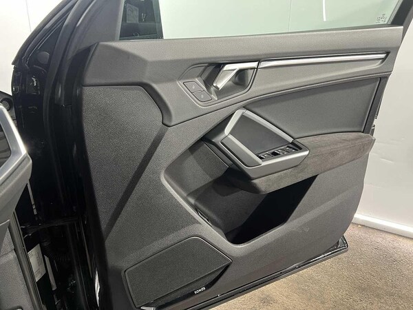 Used Audi RS Q3 2022 for sale - 76270358: Photo 23