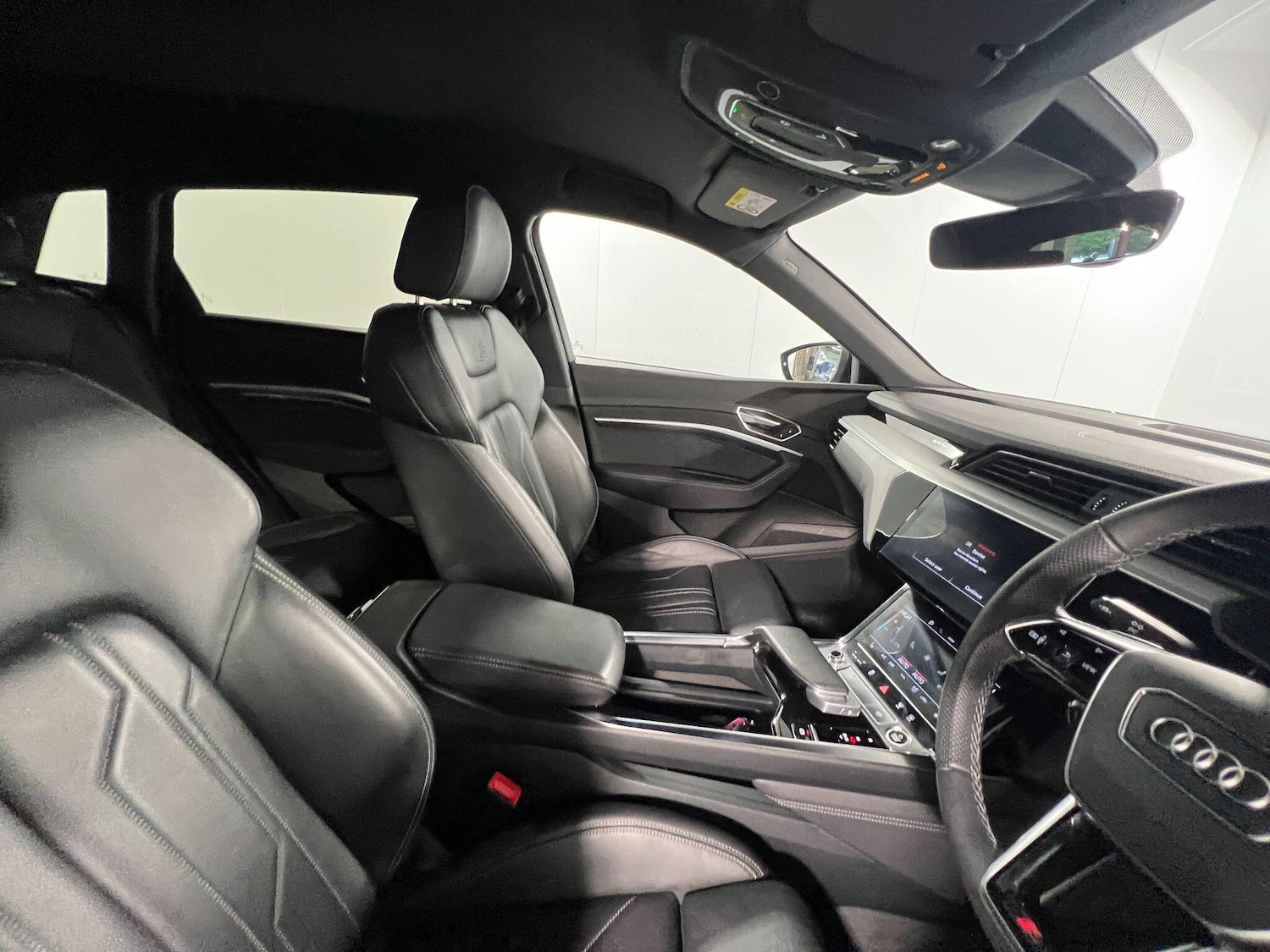 Used Audi e-tron 2023 for sale - 76952464: Photo 11