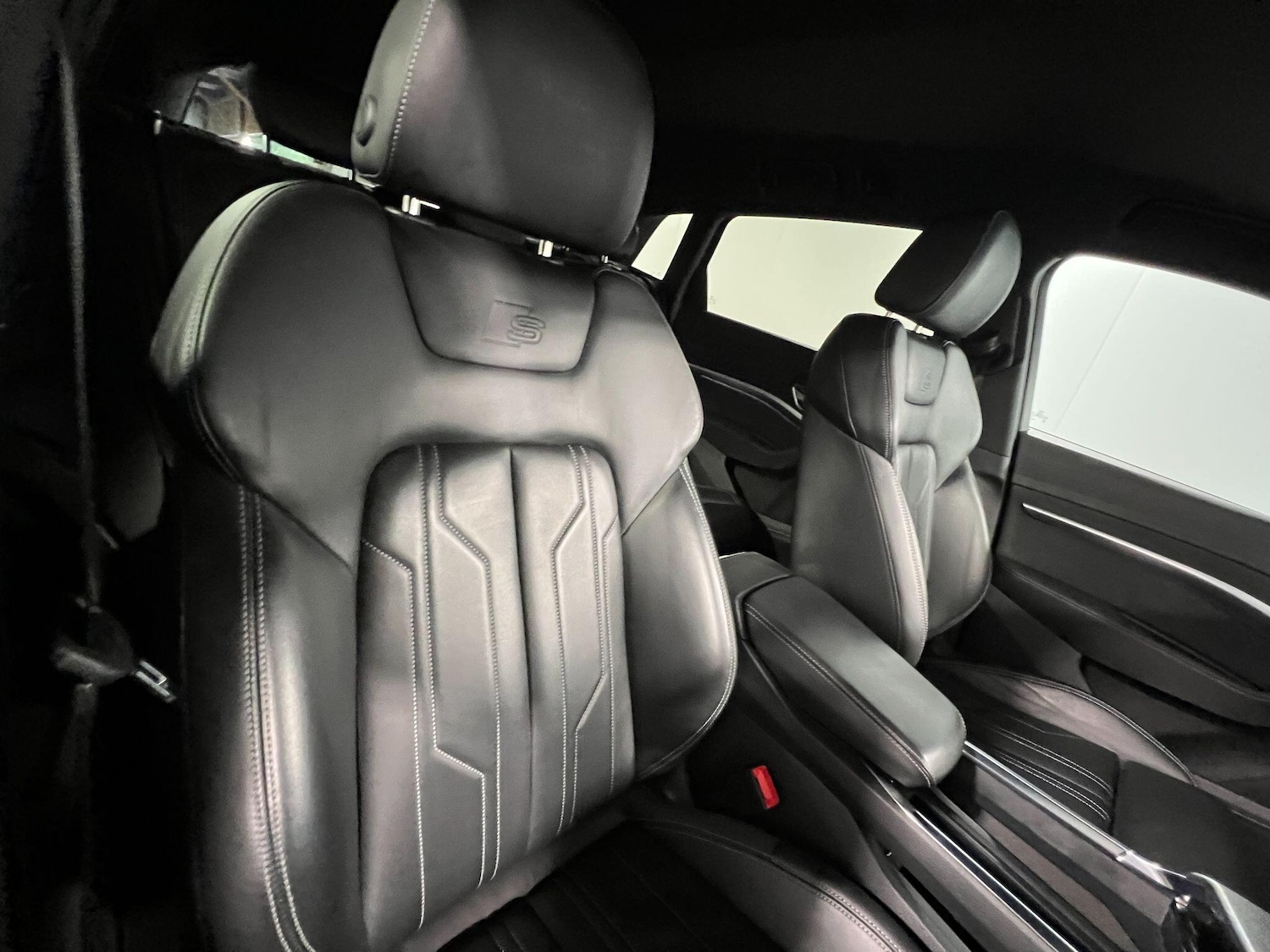 Used Audi e-tron 2023 for sale - 76952464: Photo 12