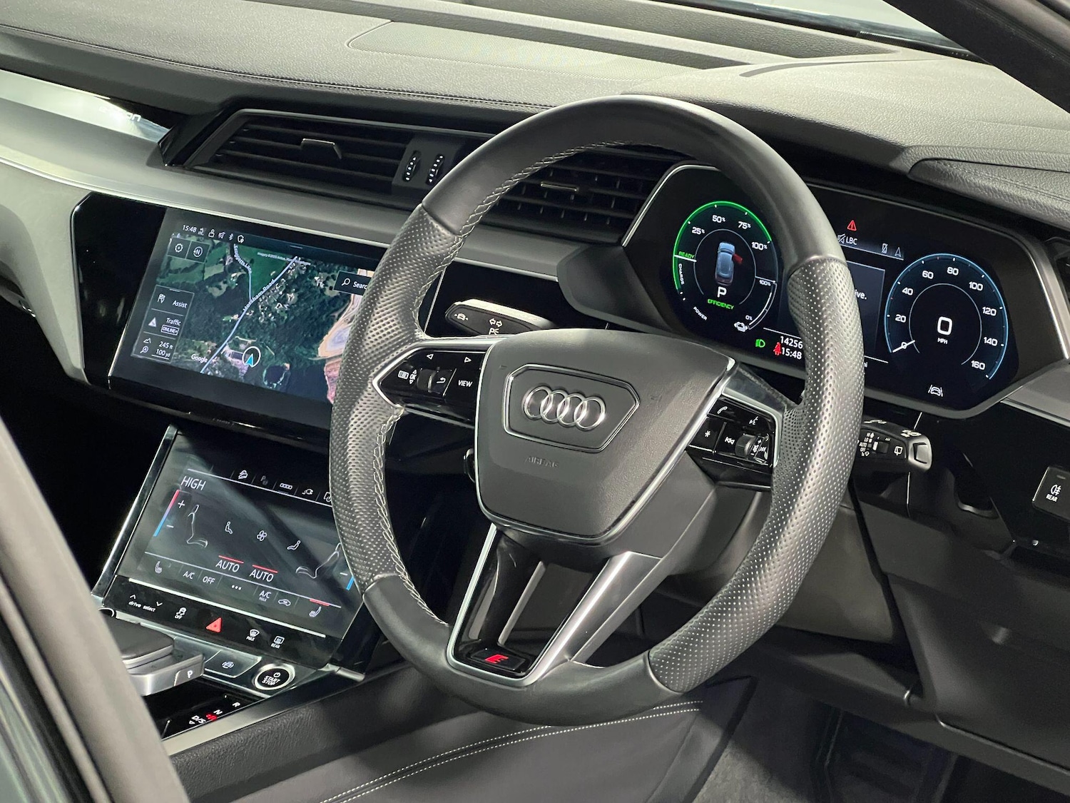 Used Audi e-tron 2023 for sale - 76952464: Photo 21