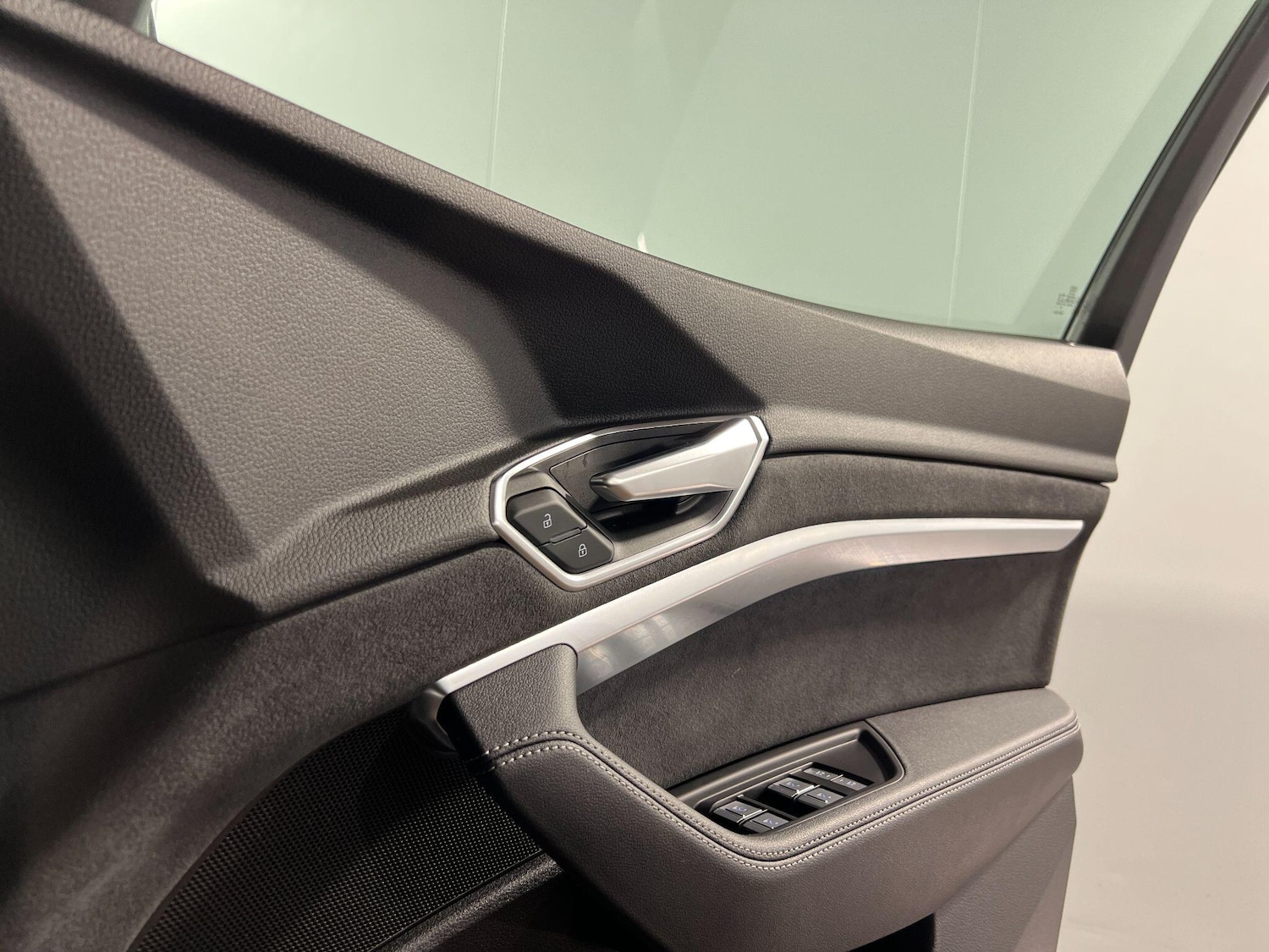 Used Audi e-tron 2023 for sale - 76952464: Photo 23