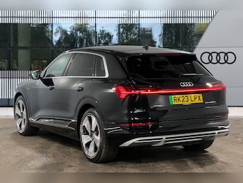 Used Audi e-tron 2023 for sale - 76952464: Photo