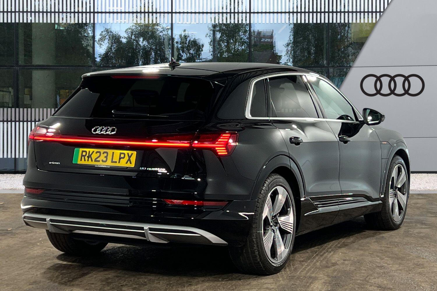 Used Audi e-tron 2023 for sale - 76952464: Photo 4