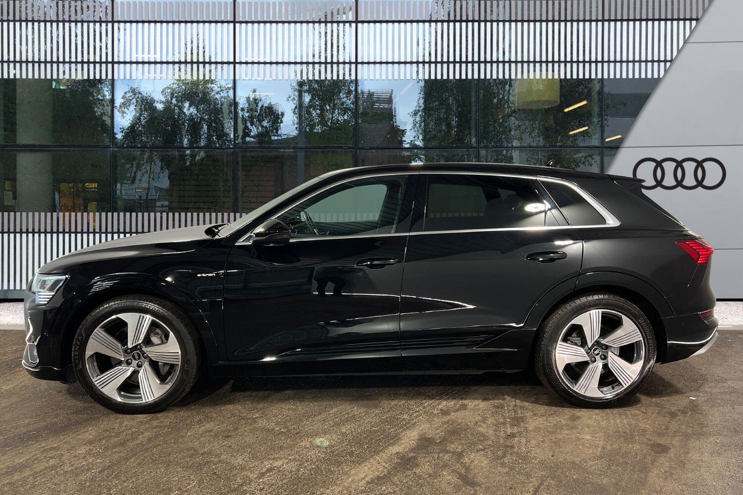 Used Audi e-tron 2023 for sale - 76952464: Photo 6