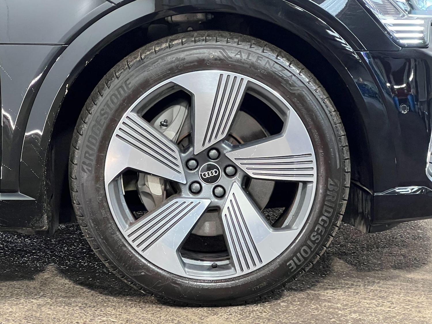 Used Audi e-tron 2023 for sale - 76952464: Photo 9