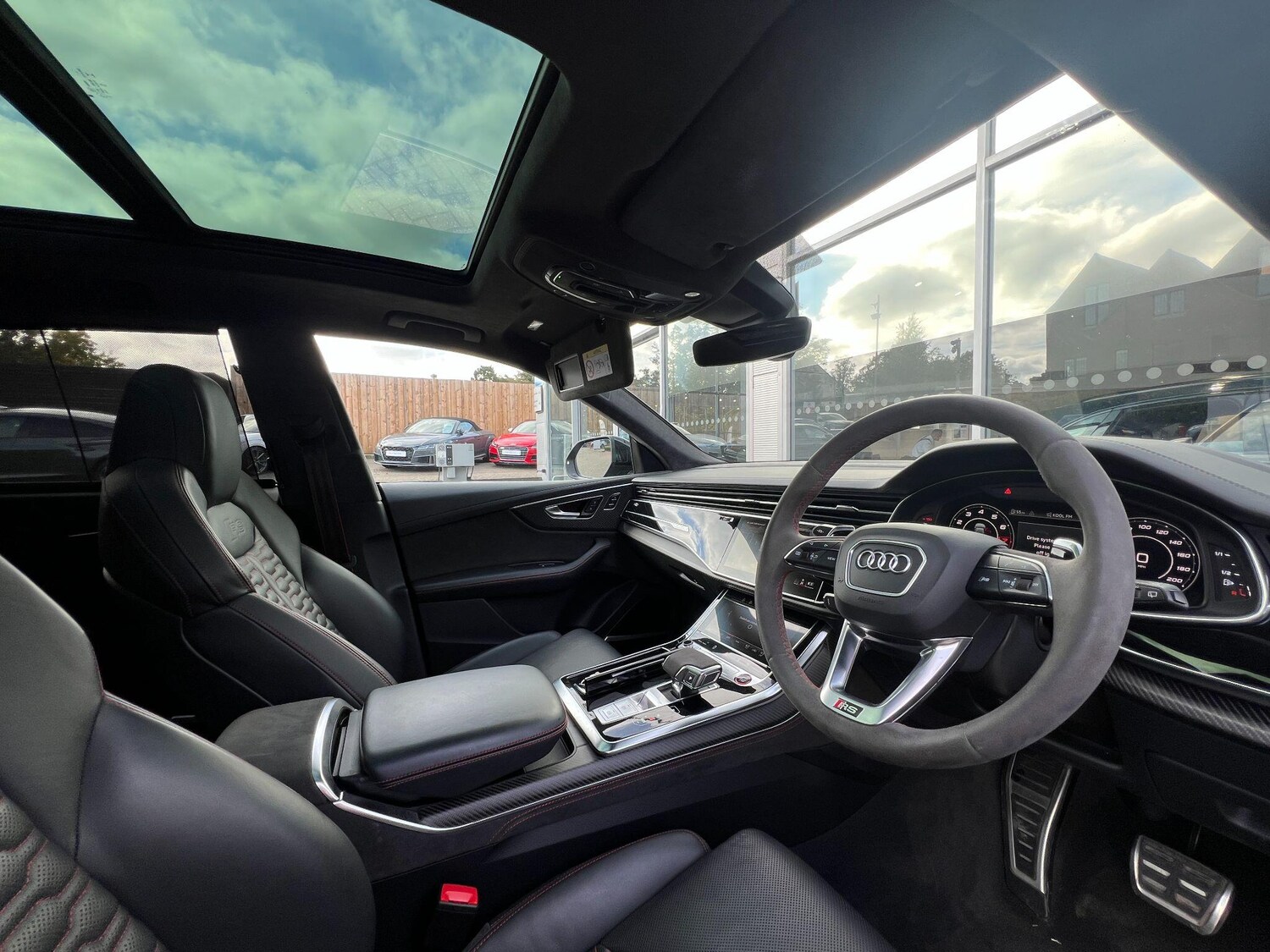 Used Audi RS Q8 2022 for sale - 76137559: Photo 10