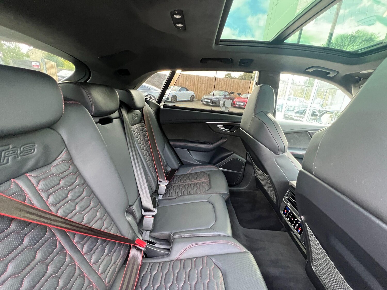 Used Audi RS Q8 2022 for sale - 76137559: Photo 16