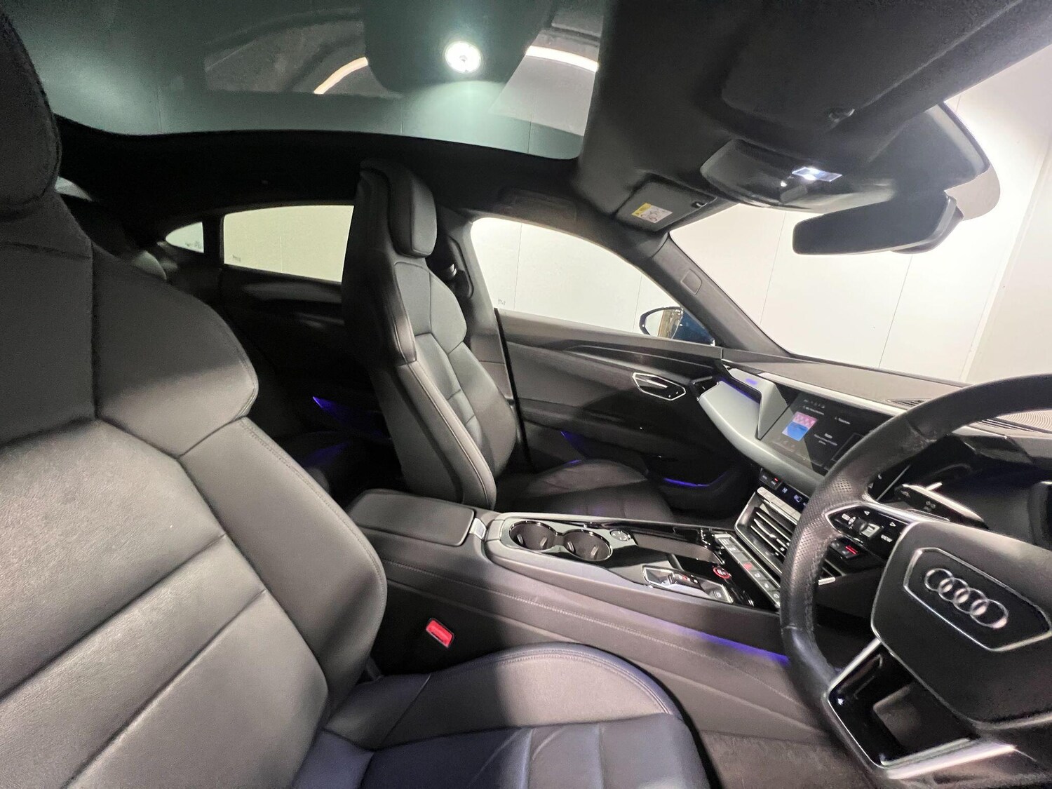 Used Audi e-tron GT 2023 for sale - 77238559: Photo 11