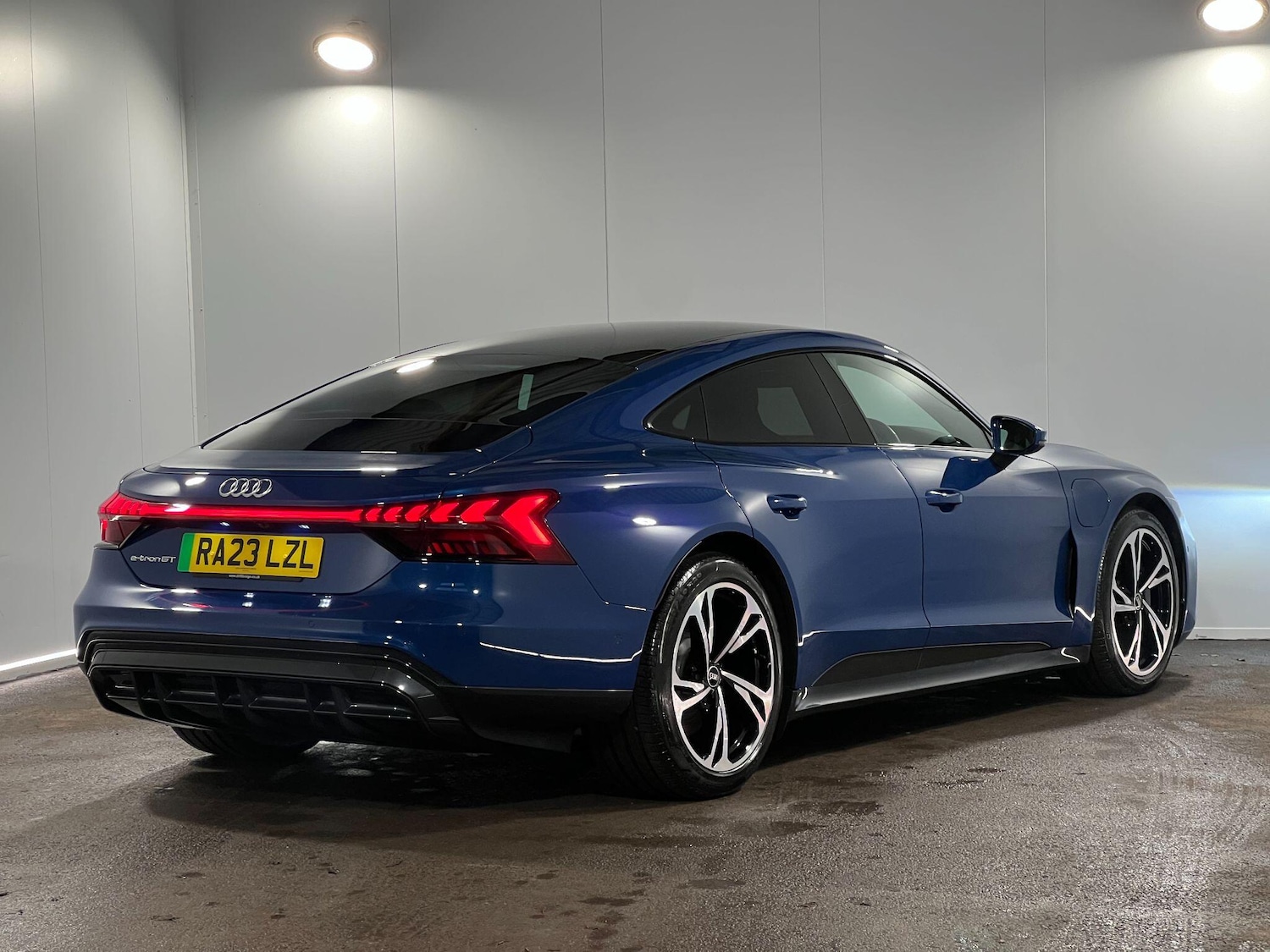 Used Audi e-tron GT 2023 for sale - 77238559: Photo 4