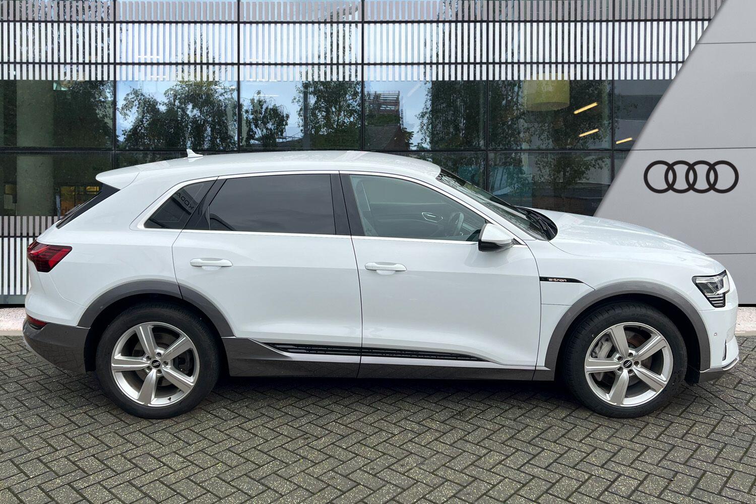 Used Audi e-tron 2021 for sale - 77425642: Photo 5