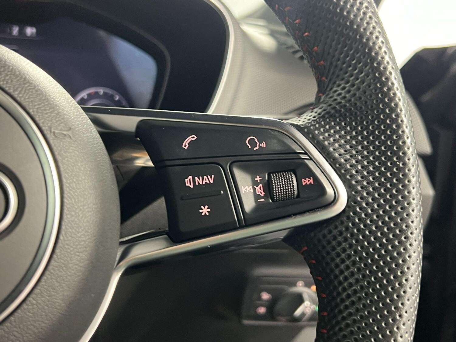 Used Audi TT for sale - 77754143: Photo 17