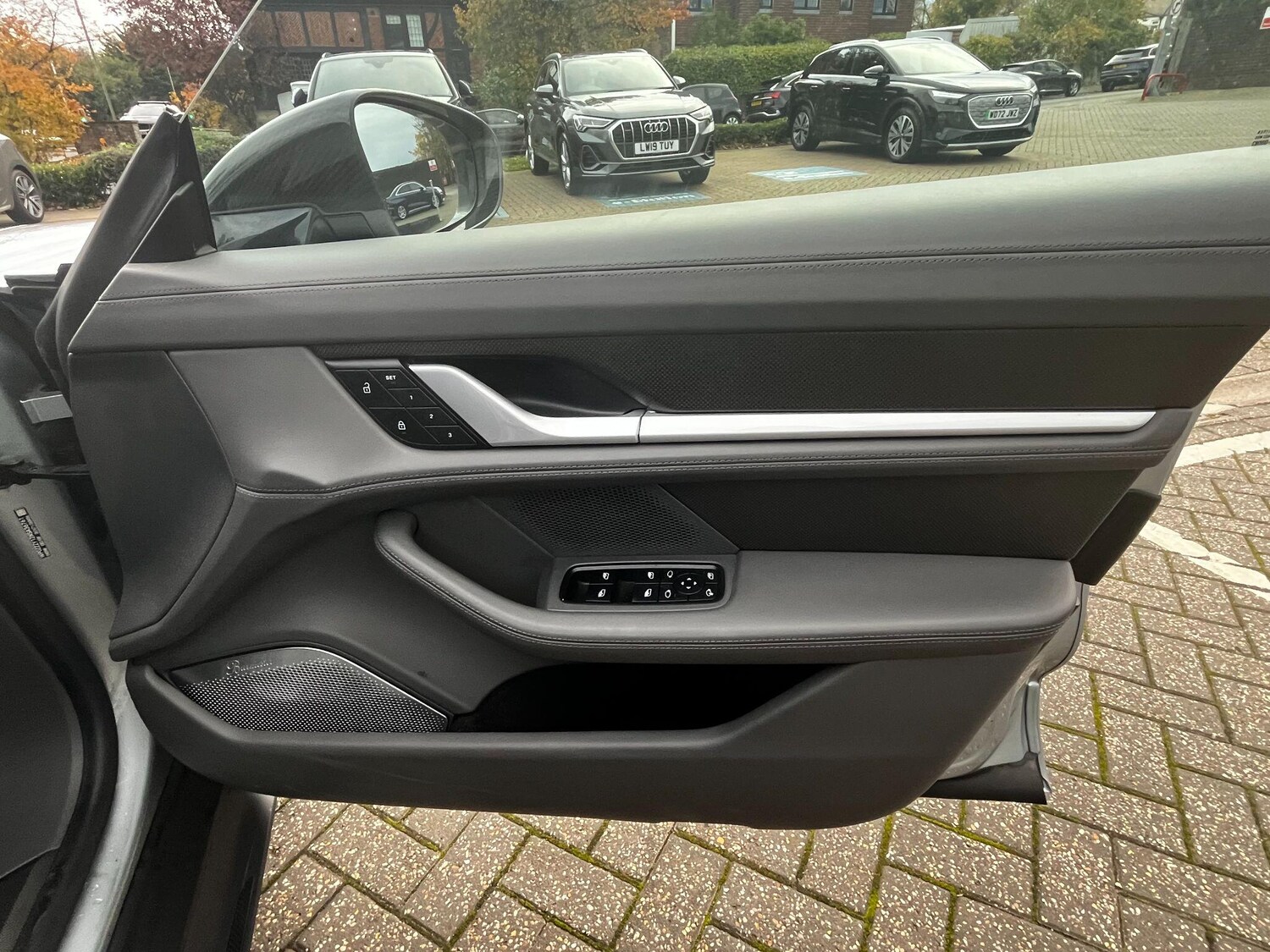 Used Porsche Taycan for sale - 76485422: Photo 16