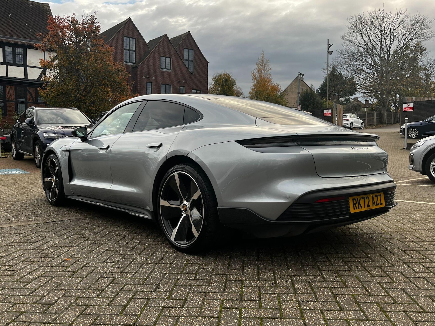 Used Porsche Taycan for sale - 76485422: Photo 4