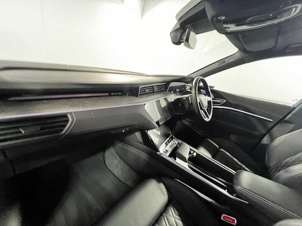 Used Audi e-tron 2022 for sale - 75600617: Photo 2